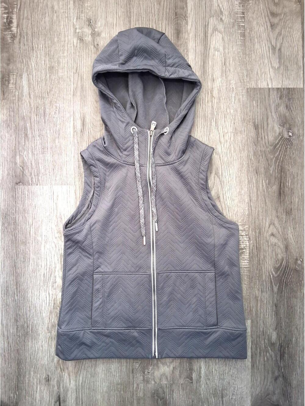 NWOT Cinch Women's Small Gray Hooded Chevron-Quilted Full Zip Vest W/Pockets